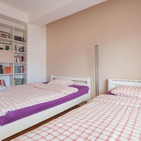 Red Apartment سكوبجي المظهر الخارجي الصورة