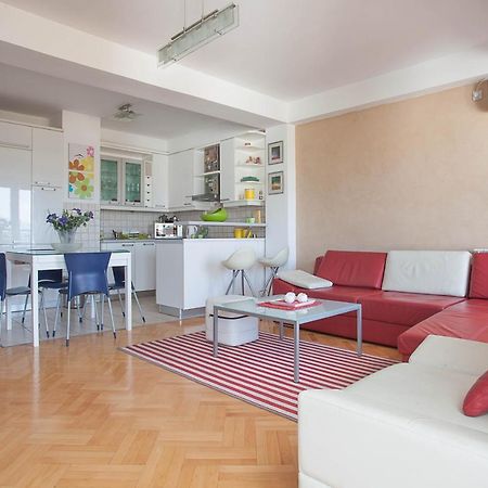 Red Apartment سكوبجي المظهر الخارجي الصورة