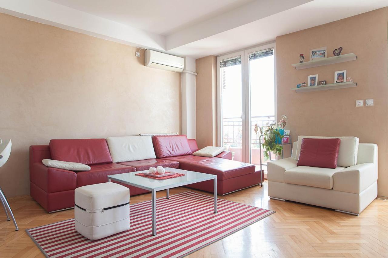 Red Apartment سكوبجي المظهر الخارجي الصورة