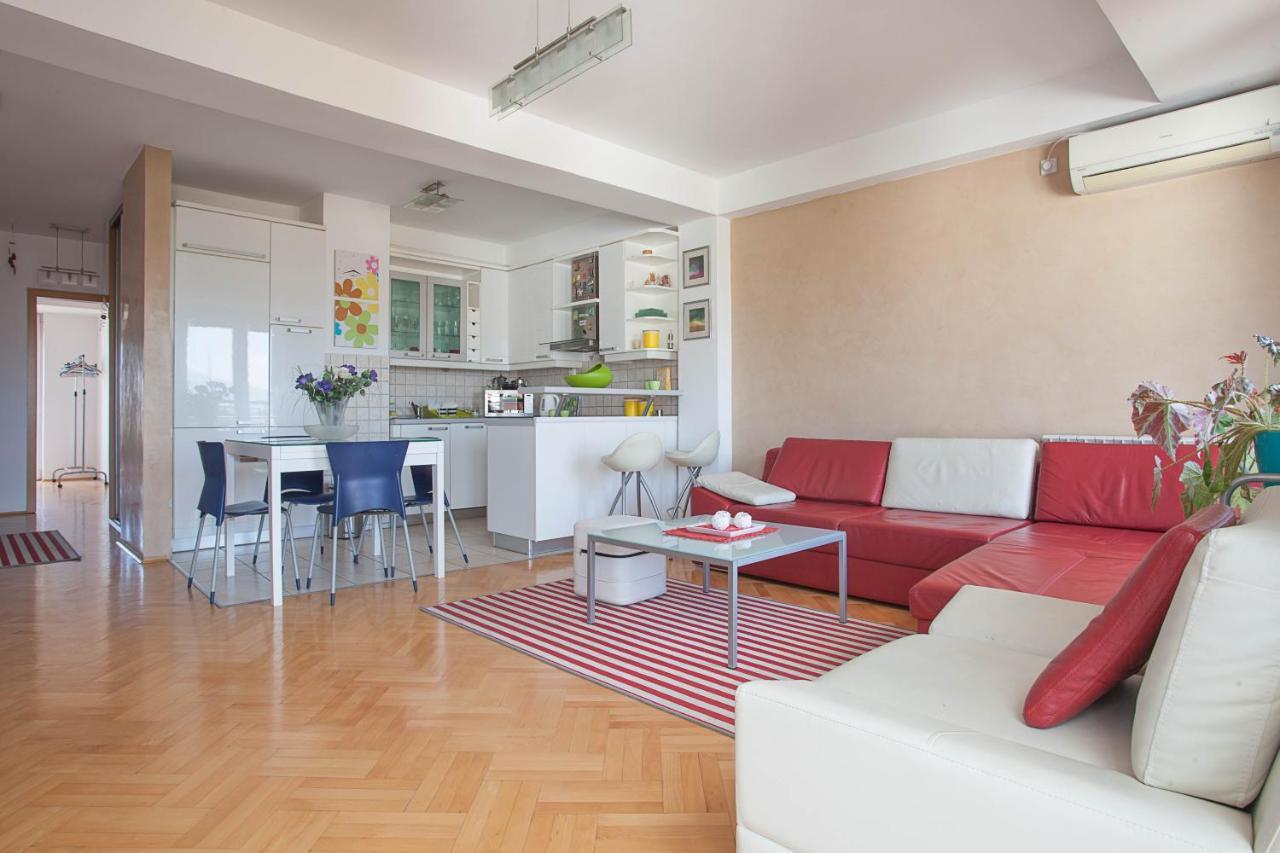 Red Apartment سكوبجي المظهر الخارجي الصورة